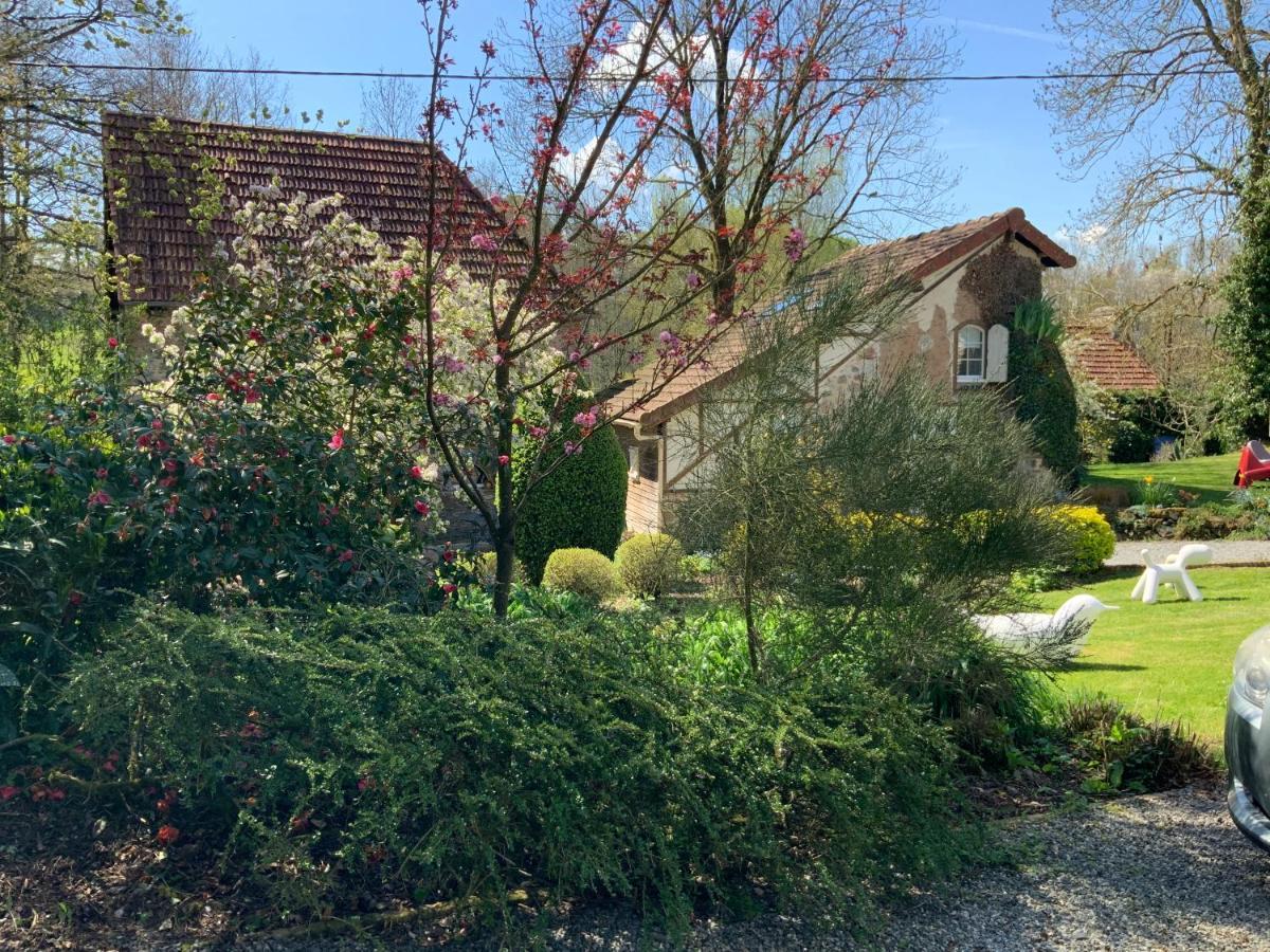 Bed and Breakfast Le Moulin De La Castellerie Moon-sur-Elle Экстерьер фото
