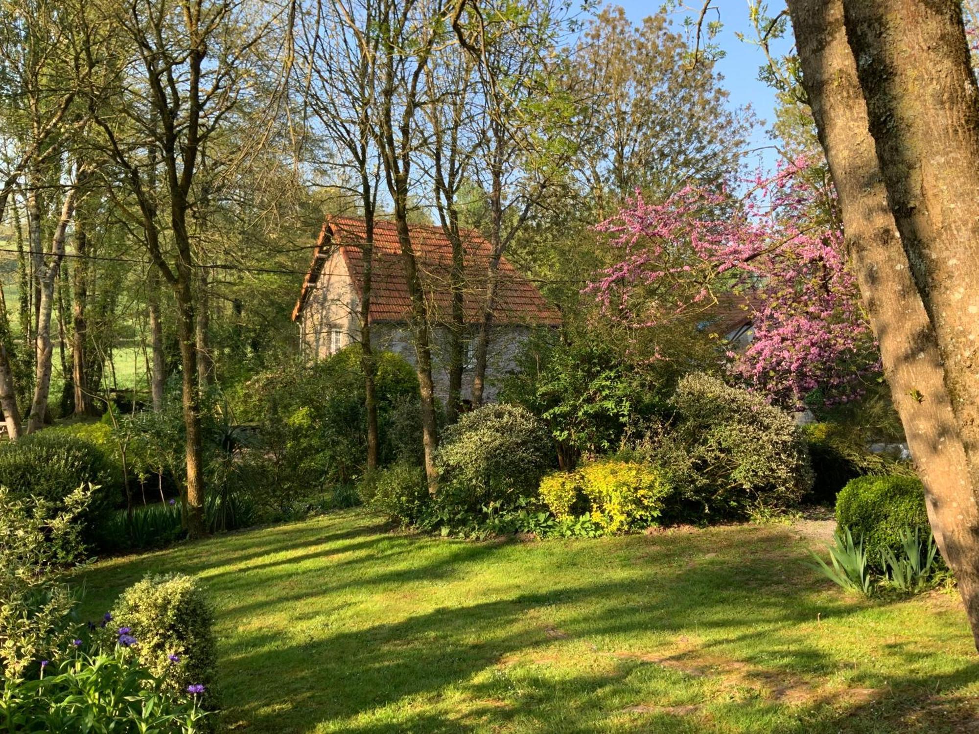 Bed and Breakfast Le Moulin De La Castellerie Moon-sur-Elle Экстерьер фото