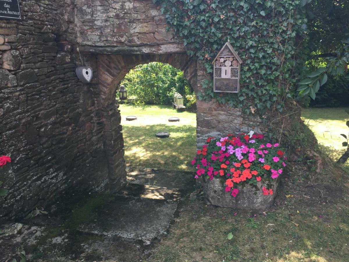 Bed and Breakfast Le Moulin De La Castellerie Moon-sur-Elle Экстерьер фото